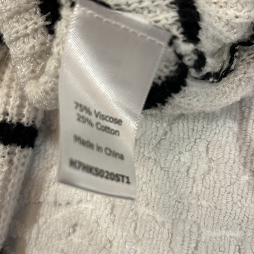Market&Spruce sweater. - Picture 4 of 5